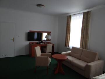 Фото номера Двухместный номер с 2 отдельными кроватями Отель Hotel Wkra г. Дзялдово 3